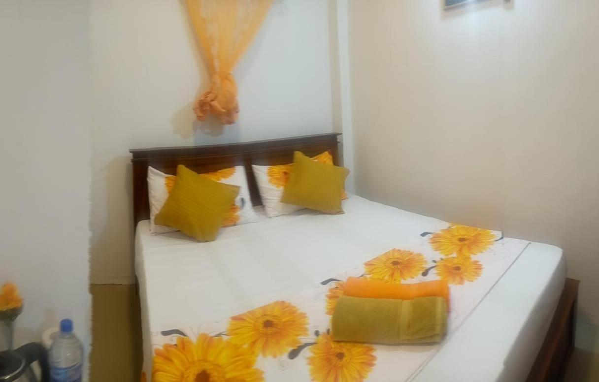 Alexandra Home For Foreign Tourists Only Gampola Exterior photo