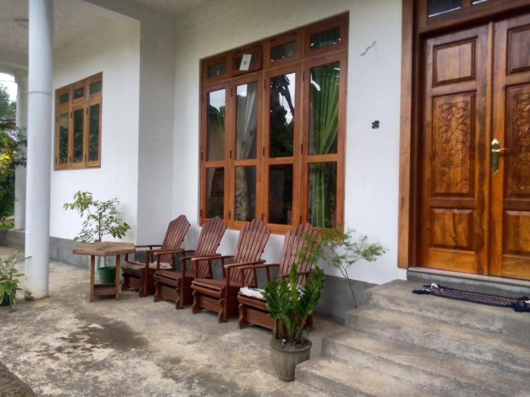Alexandra Home For Foreign Tourists Only Gampola Exterior photo